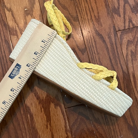 Sandals - Picture 4 of 4